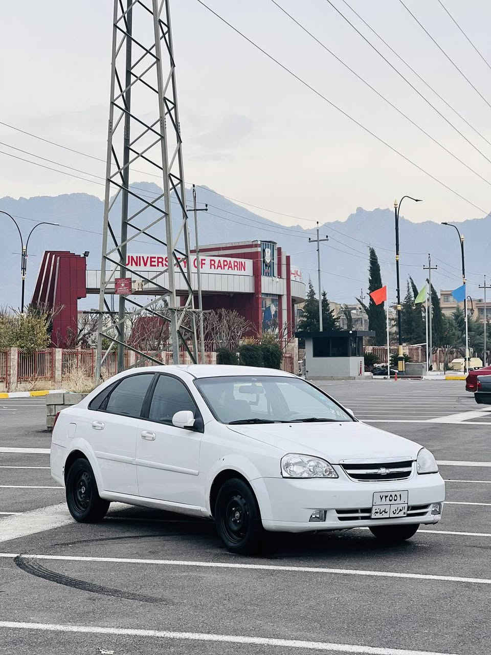 ئۆپترا 2010 LS ئەمریکی جام کارەبایی قوفڵ مەرکەزی ئاوێنە کارەبایی گێرومەکینە بەشەرت دوسەر هیلالی تایەی دواوەی بۆیاخە هەندێک شوێنی ساردی هەیە جائیزە چوارتایە و ویلی لۆکی لەژێرە کامل سێرڤسی  بۆ ئەنجامدراوە تازە پۆڵیش و حەمام کراوە  سەیارەکە زۆر جوان و خاوێنە ماڵی دۆستە
کورەک***********
ئاسیا***********
شوێن.ڕانیە رانية, السليمانية
