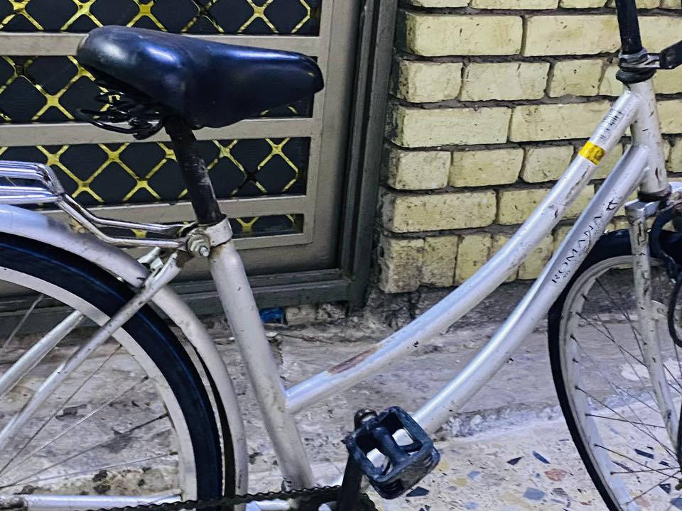 سلام عليكم بايسكل للبيع حجم 26 تايرات اصلي بيم اصلي ال سعر 35  وا بي مجال  
مكان بغداد الامين ثانيه قرب مدرسه سماحه 

رقم الهاتف   ***********

✅✅✅
