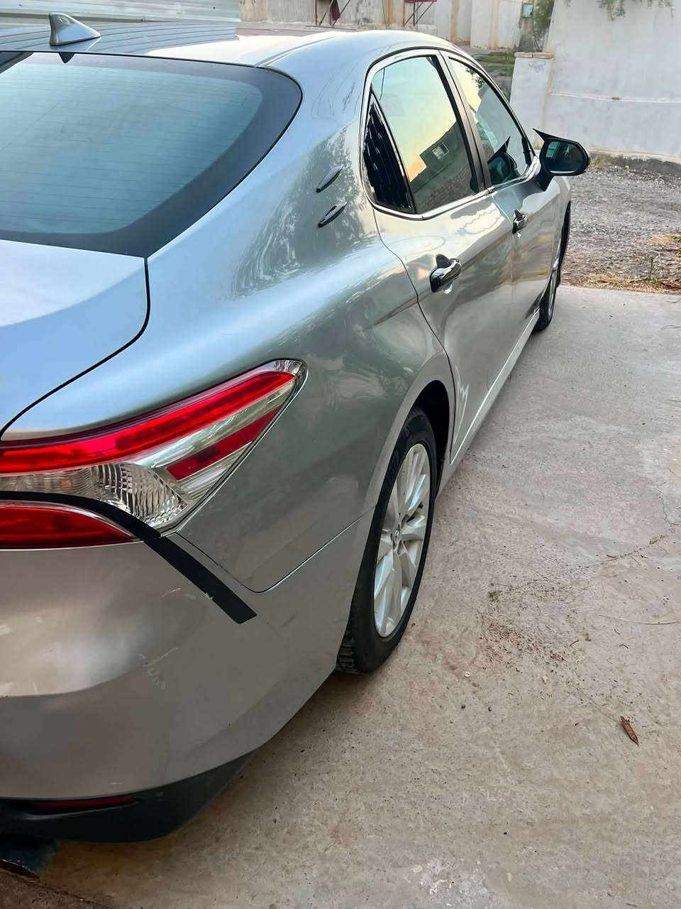 السلام عليكم كامري موديل19
رقم مثنى باسمي 
ضرر 5 قطع 
مراوس وبيع 
السعر135
للتواصل
***********
***********
