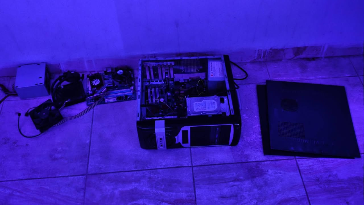 مجموعة قيم واخذ 
ملاحظة قطع الحاسبة كلهن شغالات وابيعهن شلعة وحده بيهن باور سبلايات ولوحات ومبردات


**إذا كنت صاحب هذا الإعلان وتريد حذفه لأي سبب، رجاءا أرسل رسالة إلى الدعم الفني**