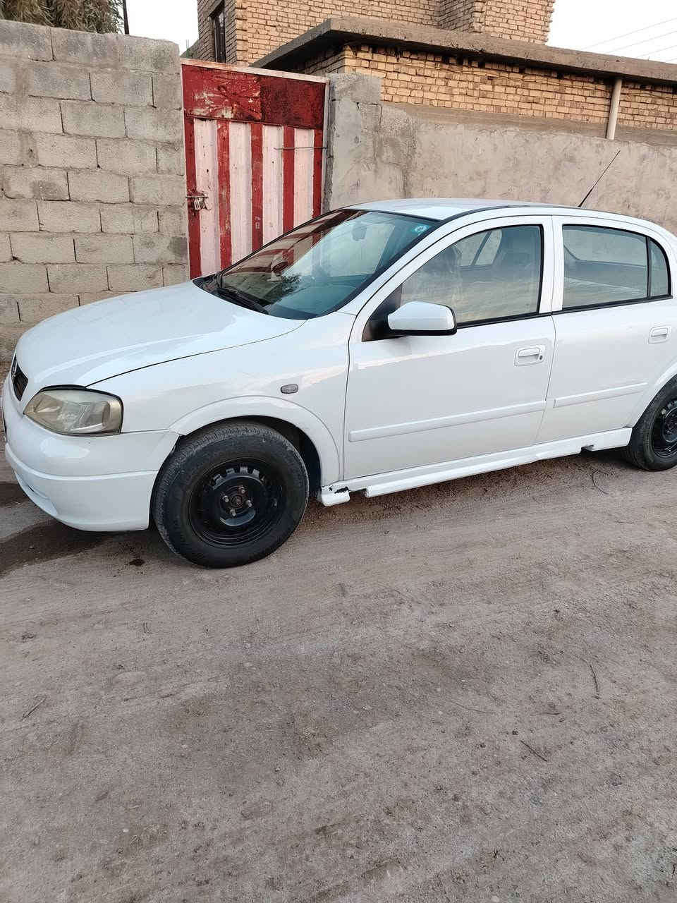 من رخصة صاحب الكروب المحترم عندي سياره أوبل أستره موديل 2002 بسمي سنويه 29 رقم أنكليزي بغداد لبيع أو مراوس بتكسي حسب القناعة رقم الهاتف *********** أبو حسين مكان السياره ديالى بعقوبه
