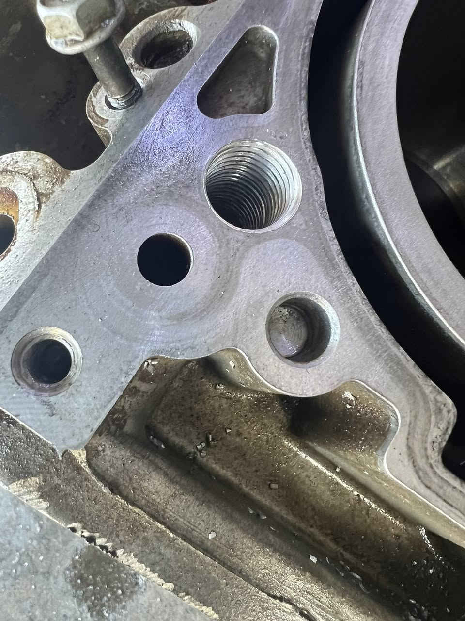 من ورشة الاخوين تصليح وفحص السيارات بالكومبيوتر  عمل 

بوش معدن براص سلندر سورنتو V6  3.5 سبب فتح المحرك 

الزبون يشتكي من تنقيص ماء 💦 وحماوه وتم تجفيف المحرك 

بالكامل  عنوان كركوك حي صناعي جنوبي خلف محطة الوقود 

الشهيد سايدين رئيسي مقابيل شركة حدادة الحدباء 

لاستفسار اتصال على ارقام تاليه 

*********** & ***********
