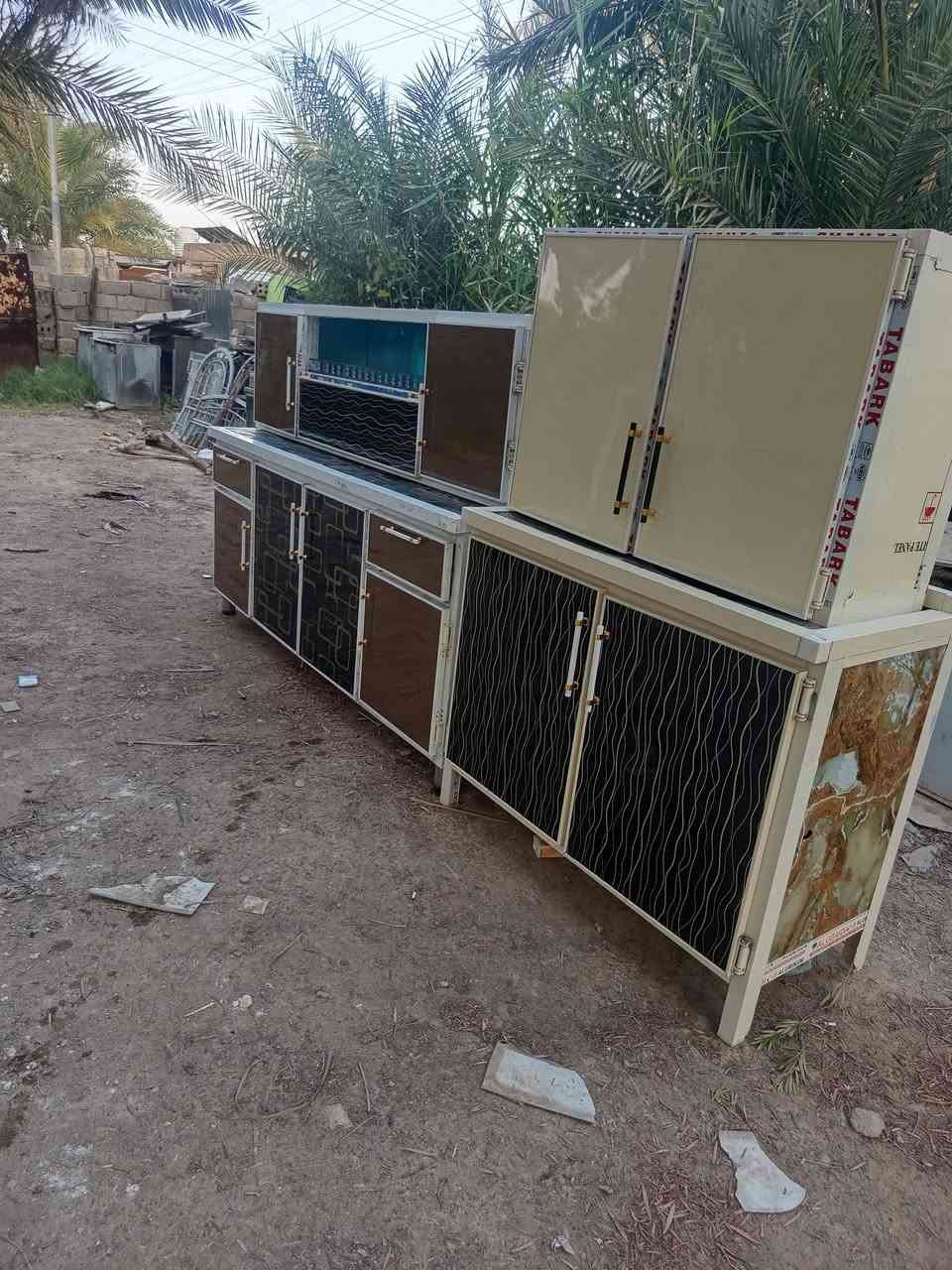 كاونتر 3 متر 4 قطع 
سعر 290
توجد خدمة توصل بكرو
الشراي يراسل الصفحة أو يتصل *********** أو وتساب
