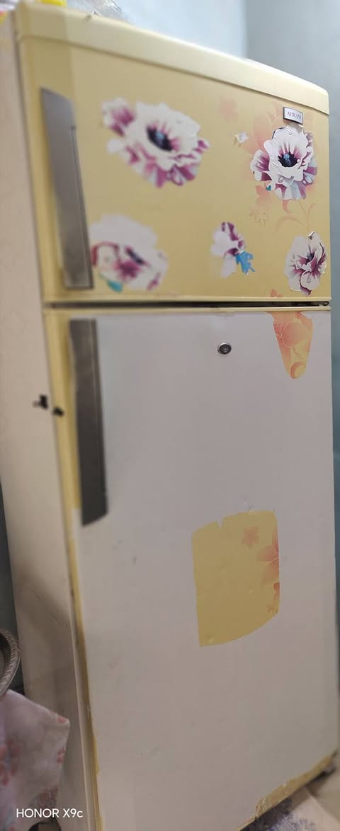 سلا عليكم
غساله سعر 150 حوضين اخت  الجديده
سخان سعر 50
مكيف كري هوه وال قفص مالته سعر 400 للعلم الجديد 550 الف واني ماخذه جديد
طباخات عدد 3 واحد ابو الفرن و 2 منضدي سعر الواحد 30
ثلاجه سعر 100
كنتور سعر 50
يوجد قنينه غاز سعر 50 متروسه
مبرده حديد برفاب سعر 125
مبرده ام الخرطوم سعر 150 للعلم الغراض كلهن جدد
تنور من هذا ال مبطن سعر 50
ويوجد ميز جام كبير سعر 20
يوجد ماطور ماء سعر 25
تانكي ماء ابو ال 1000 سعر 90
عنوان نجف ابو صخير
***********
علما الغراض كلهن استعمال جدا قليل
