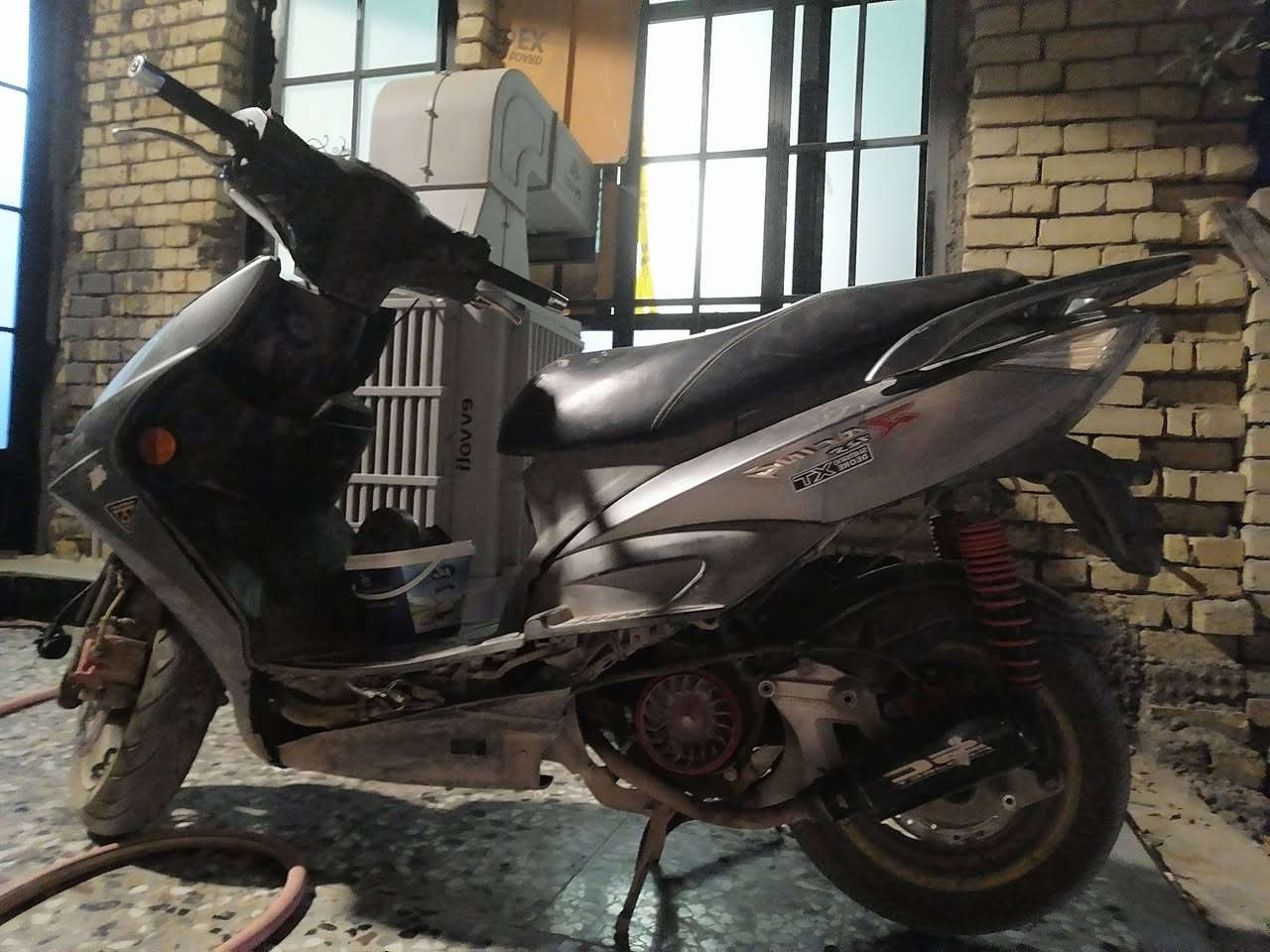 السلام عليكم دراجات كامكو رايسنك وحدة رصاصي وحدة سودة محرك 150cc اثنينهم الرصاصية دسك والسودة بنز تايرات كلهن جدد الله شاهد السودة ابيعها كوم حديد كايمة وبيها نواقص الرصاصية شغالة كاملة بيها صالنصة رياضي مال بطح ماركتها SC سعرهن اثنينهم ب 550 وبيهن مجال للطيبين العنوان بغداد الكاضمية


**إذا كنت صاحب هذا الإعلان وتريد حذفه لأي سبب، رجاءا أرسل رسالة إلى الدعم الفني**