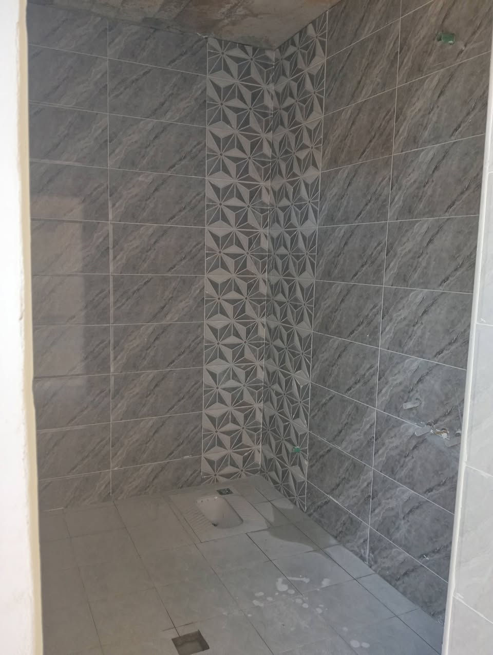 هذا من فضل ربي
خلفه سيراميك مصري درجه اولى تسليم مهندس والتزم بالمواعيد 
***********
