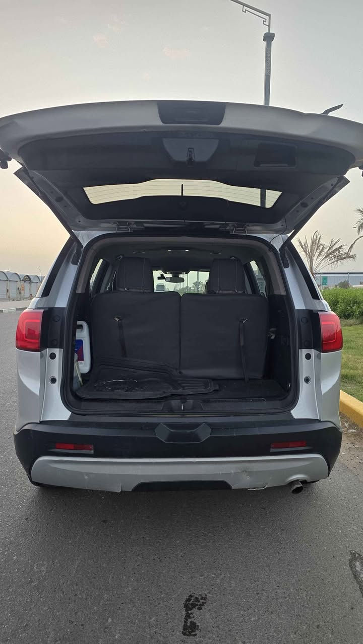 للبيع اكاديا GMC Acadia موديل 2019 فئة SLE 
رقم بغداد مشروع وطني
والسياره بالبصرة
 السيارة بحالة ممتازة، استخدام شخصي ونظيف.
المواصفات:
• محرك 4 سلندر 2500
• شاشة + Apple CarPlay
• كامرة خلفية
• تشغيل بصمة وستارت
• تبريد وتدفئة ممتازة
• مقاعد 7 ركاب
• كروز كنترول
• تحكم ستيرن
• حدادة جديده

حادثها بامريكا فقط دعاميه ومقدمه بنيد
وبالعراق خشم الجاملغ السايق ومعدل بارد
بيها رصعه بالظهر 
السيارة مرتبة وكامله وما تحتاج شي
السعر(187)$ 
 للاستفسار مراسلة خاص.
*********** ابو الخصيب, البصرة
