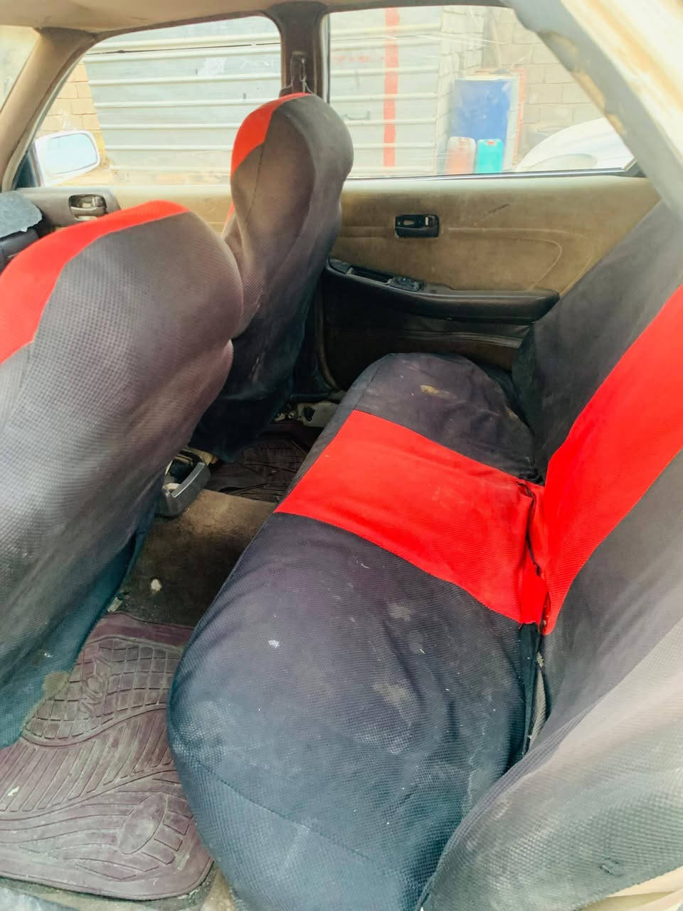 سياره مارك (للمراوس فقط)
ما مسجل وما مگصوص 

كير محرك شرط 

تواير اربع جدد +صدر كهربائيات كلها زينه 

 للأستفسار ***********
