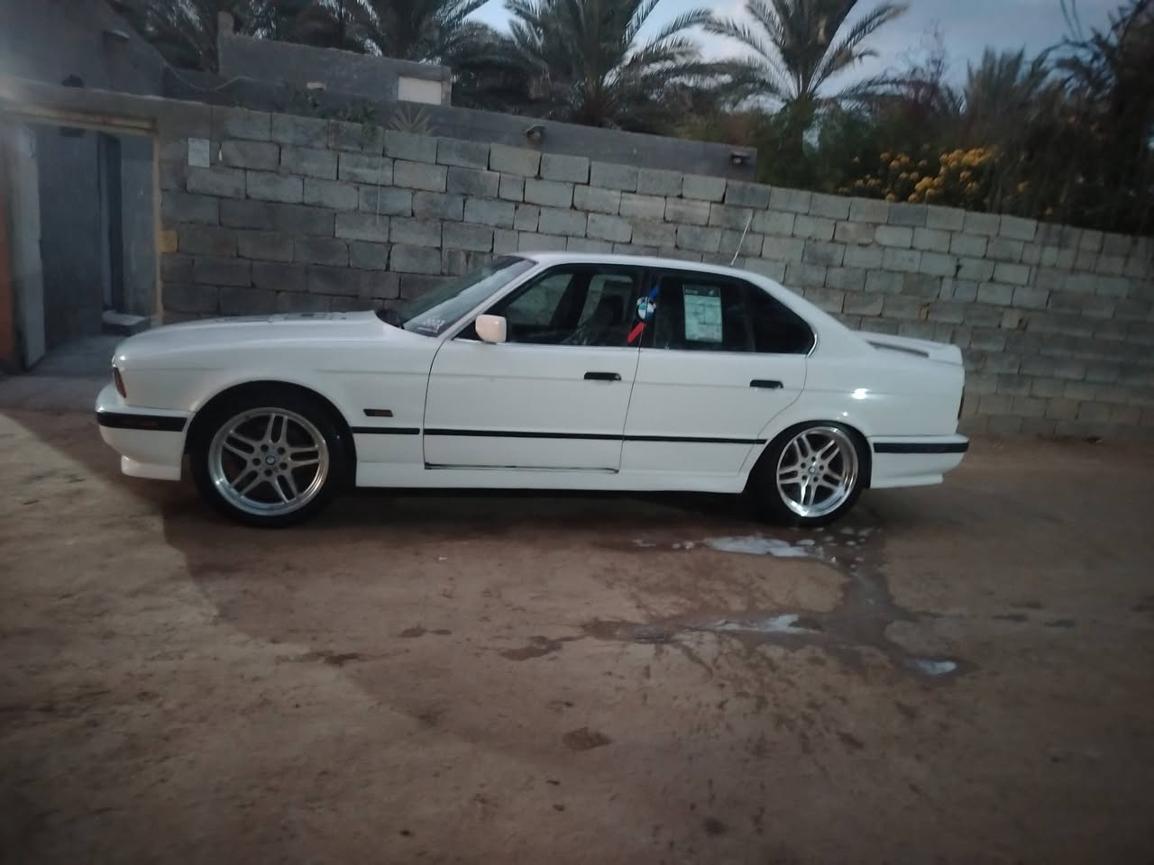 سلام عليكم ٥٢٥ للبيع  موديل ٩١ مسكر عدله مكاني كربلاء حسنيه *********** او مراوس بمارسدس دب نضيفه60وبيه مجال كلش قليل
