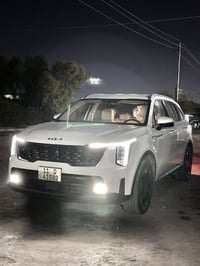 سورنتو 2024 للبيع سيارة وارد خليجي 4 سلندر 2500 ماشية 19 الف 7 راكب سي...