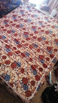 دوشك • تخت • مستعمل قليل