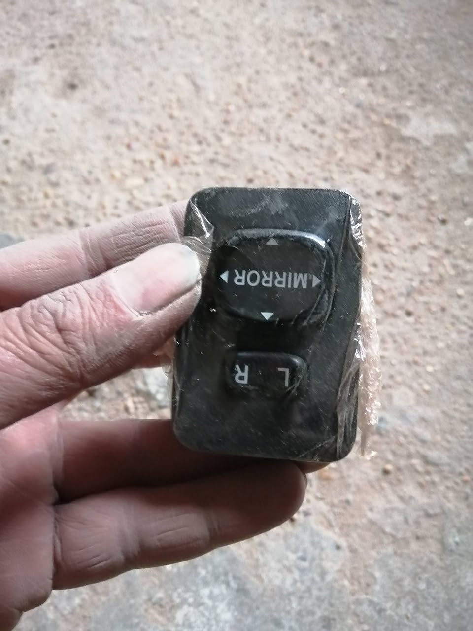 السلام عليكم
غراض كامري للبيع
***********
