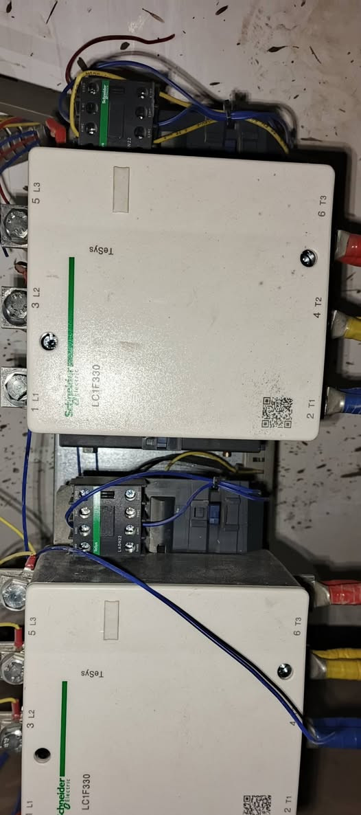 السلام عليكم
قواطع ٢٥٠ امبير شنايدر اصلي 

وقاطع ٤٠٠  شنايدر ايطالي 

وكونتكترات شنايدر كبيره 

استخدام كلش قليل كلش جدد

مواد كلها اصليه
***********
