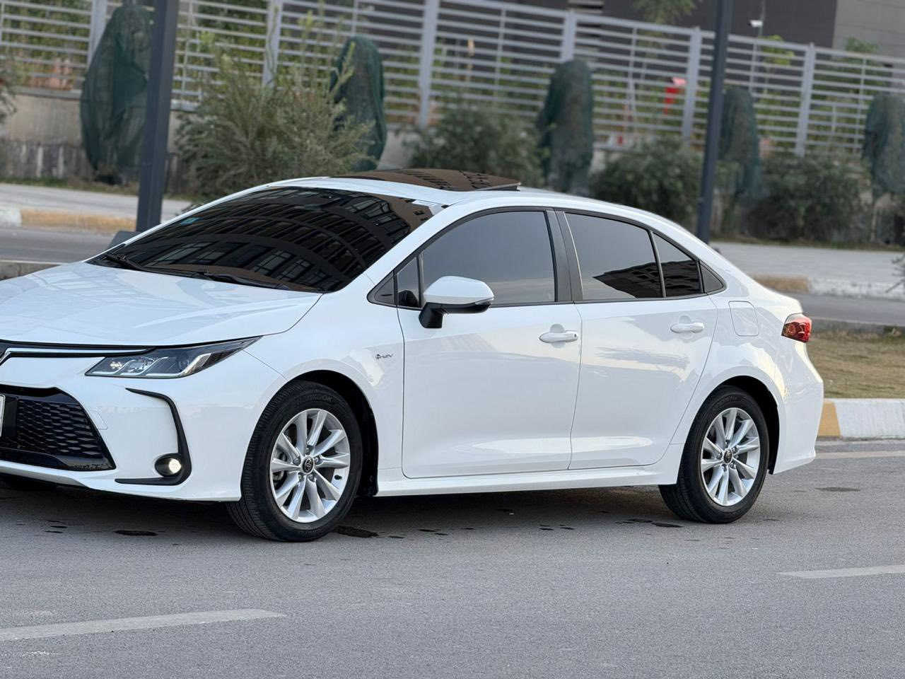 كورلا هايبرد موديل 2025 شكل الخليجي ماشية 20 الف سياره مكفوله كفاله عامه تحويل ثاني يوم رقم بغداد لون الداخل مميز قرميدي  
لاستفسار ***********
مكان سياره العامريه
