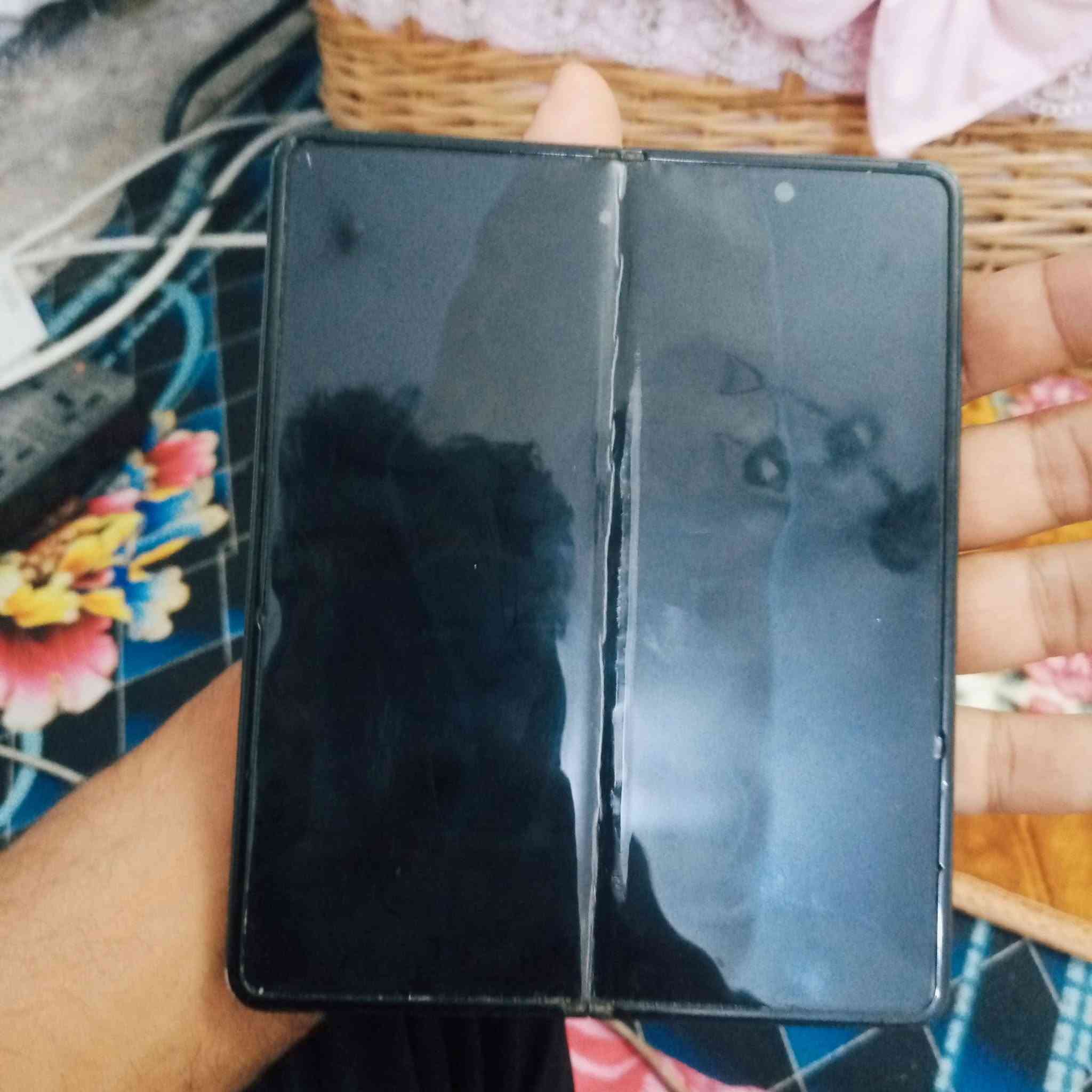 بدون غراض ماعندي توصيل شاشه جبيره طافيه صغيره شغاله مابيه كلشي كامرات تخبل صوته عالي المس سريع بوبجي ١٢٠ فريم
اسم جهاز Galaxy Z Fold3 5G
ذكرته 512 رام 12
سعره 150 بي مجال بسيط كلش مكاني بغداد سوك حي رقمي ***********
