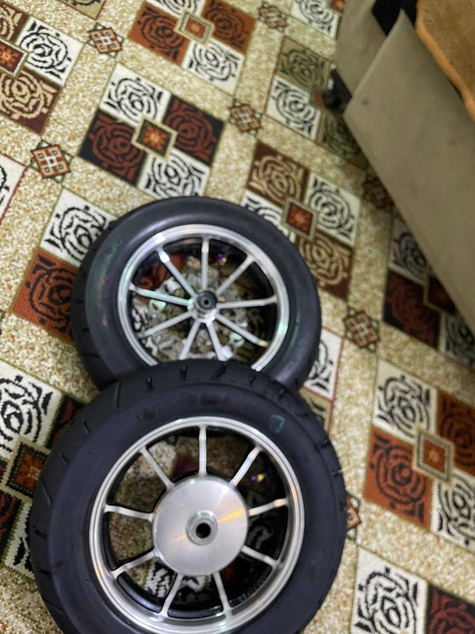 سلام عليكم ويل نجمه باب ول تاير جلاتين صلي جدد لوياله كفاله المكان بغداد العبيدي  50قفل رقم الهاتف 
يرهمن عله اي دراجه ماكس بوليس ***********
