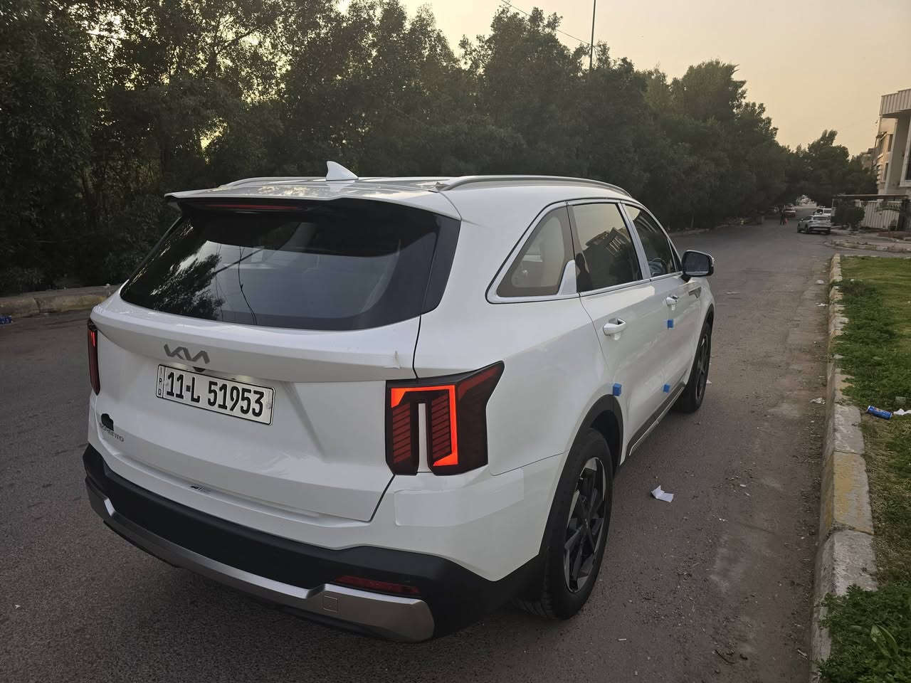 لسلام عليكم كيا سورنتو موديل 2024 خليجي محرك 6 سلندر 3500 ضمان شركة  خمس سنوات او مية الف كيلو السياره  بيه كارت كلش بصيط  واني ناشر التفاصيل بل فيديو ونته شوف الفيديو وتصل 

السياره على وضعيه الشركه والسياره ماشيه ١٥ يعني زيرو
استخدام نظيف جداً والسياره 
مواصفات السياره :
بصمة تشغيل عن بعد شاحن واير ليس 
كشنات كهرباء سبعه راكب تبريد ثلاث قطع كشنات الخلفيه كهربائي
جنطه كهرباء سايد بريك بصمة ثلاث تحكمات أنظمة قياده كير موس شفتات ستيرن بردات حساس خلفي امامي مري شفط لايت لد وبك لايت لد 
والمكان بغداد الرحمانيه الجعيفر 
والسعر 295
وهذا رقمي ابو شاهين ‭***********
