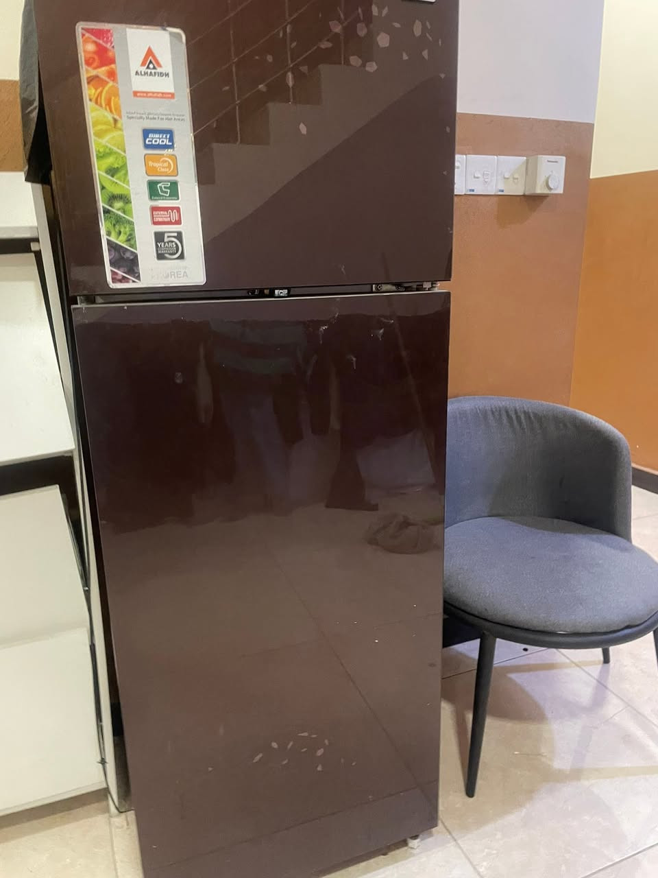 مرحبا اغراض للبيع
ميز تلفزيون سعره ٢٠ الف 
ثلاجة بس الماطور عاطل نظيفه ومابيهة اي ضرر ٢٠ الف 

كرسي جديد بعده حتى مادي ب ١٠
وشازلونه جديدة ومشاديهة ب ١٥ 

توصيل عليكم
مكاني بغداد الدورة شارع المصافي


**إذا كنت صاحب هذا الإعلان وتريد حذفه لأي سبب، رجاءا أرسل رسالة إلى الدعم الفني**