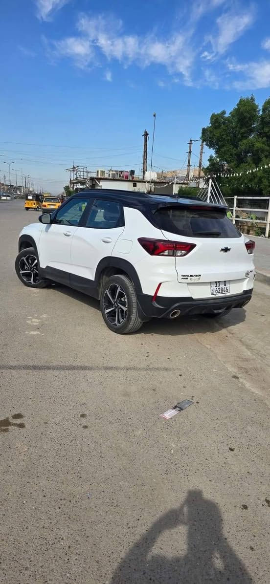 تريل بلايزر موديل 2022 حادثها سطحي بنيد فقط بدون دواخل  والباقي مكفول (السعر125) قابل للتفاوض
للأستفسار ***********

 فول مواصفات عدا الفتحه تجي قماره سوده بلاد بصمه ,شاشه ,جنطه كهرباء, رادار امامي خلفي جانبي ,كشنات كهرباء, تحكمات ستيرن ,تحديد مسار, لايت امامي زينون ,لد امامي خلفي , قطعتين تبريد  ,كامره خلفيه دواره ,اوتو ستوب , تدفئه كشنات ، دبل كزوز
مكان السياره بغداد الدوره
