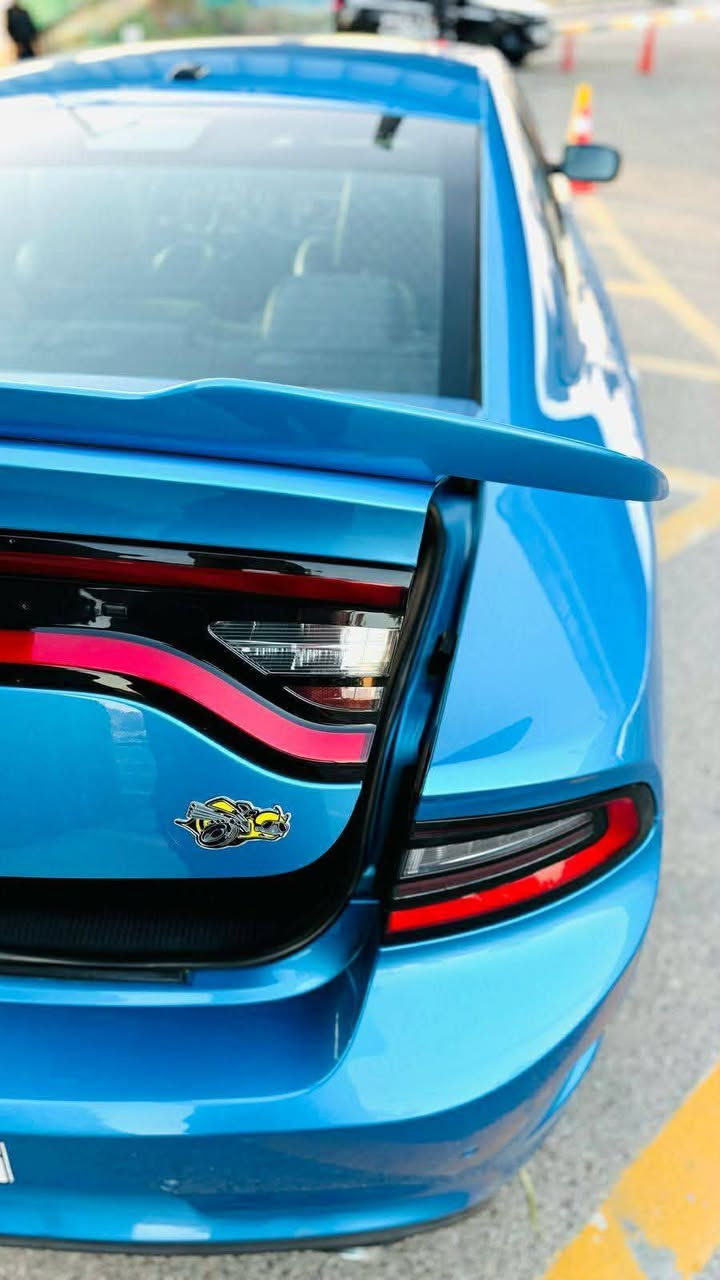 للبيع جارجر ارتي ماكس خليجي وكاله  مكفوله
الموديل :2019 فول مواصفات سلايد فتحة 
العداد : 65 الف كيلو
اللون: بحري مميز 
المحرك :5700 
 
المواصفات :
* نسخة  GT - SUPER TRACK PAK.
* مصابيح أمامية زنون . 
* كشافات الضباب زنون . 
* المصابيح الأمامية مع LED . 
* حساسات . 
* شاشه كبيرة مع نظام ملاحة نفكيشن GPS .
* الشاشة مع اوپشنات SRT . 
* سستم صوت الپاين .
* ويل قياس 20 انج . 
* فتحت سقف (سلايد) . 
* مقاعد جلد مميز
* تشغيل عن بعد . 
* محدد سرعة . 
* تلفون بلوتوث . 
* كاميرا خلفية .
* مرايا متحسسة للاضاءة العالية .
* كير شفتر بالستيرن . 
* دخول ذكي (بصمة) 
وبقيه مواصفات RT maxالمعروفه
رقم بغداد 
بغداد السيدية
***********
