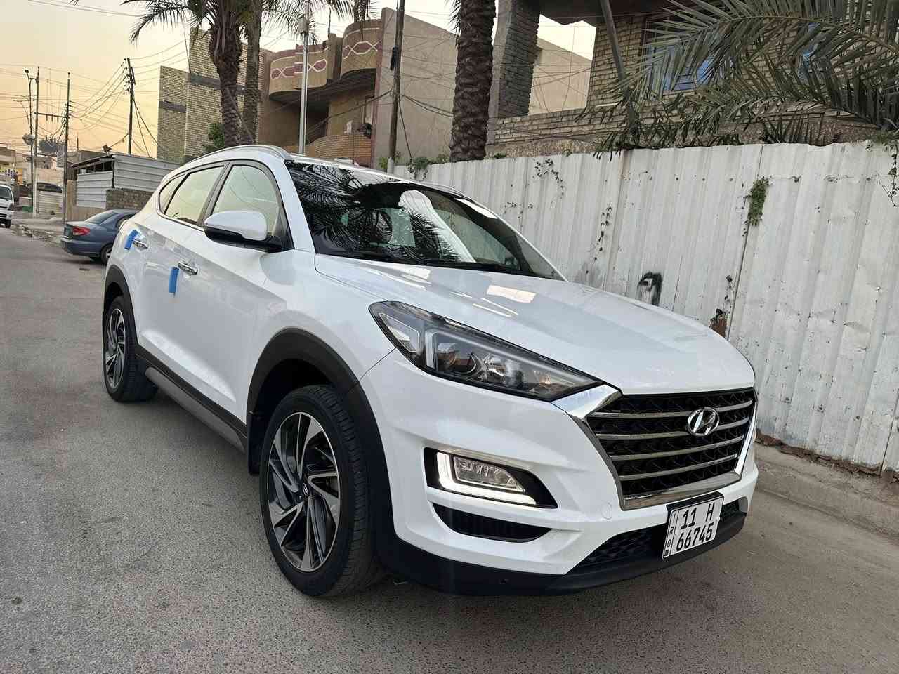 السلام عليكم توسان چيكي 2020 سياره فول عدا الفتحه 
سياره كفاله عامه عدا بارد على كد اصبع وممبين 
السعر 173
مكينه 2000 دوش 
ماشيه 107
بصمه تشغيل + أبواب 
كشنات جلد + كشن كهرباء 
مري شفط + اشاره بل مري 
شاشه كبيره + كامره اماميه + خلفيه 
حساسان 
بيع فقط مكان السياره بغداد مدينه الصدر ***********

