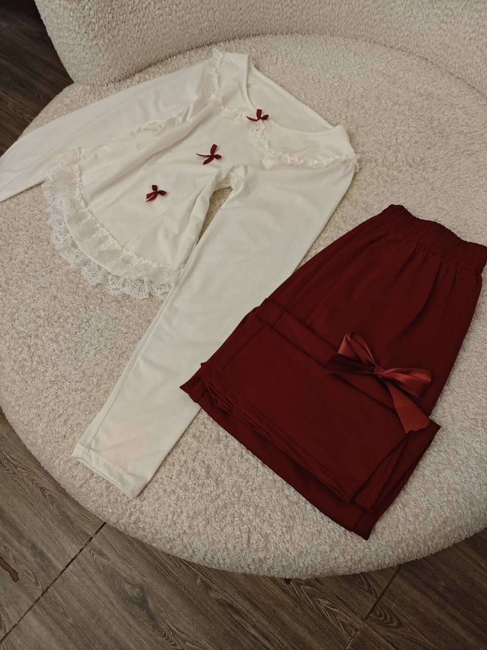 "مزيج الأبيض والماروني يعطي أناقة مختلفة 🌿
تراك رقه"


**إذا كنت صاحب هذا الإعلان وتريد حذفه لأي سبب، رجاءا أرسل رسالة إلى الدعم الفني**