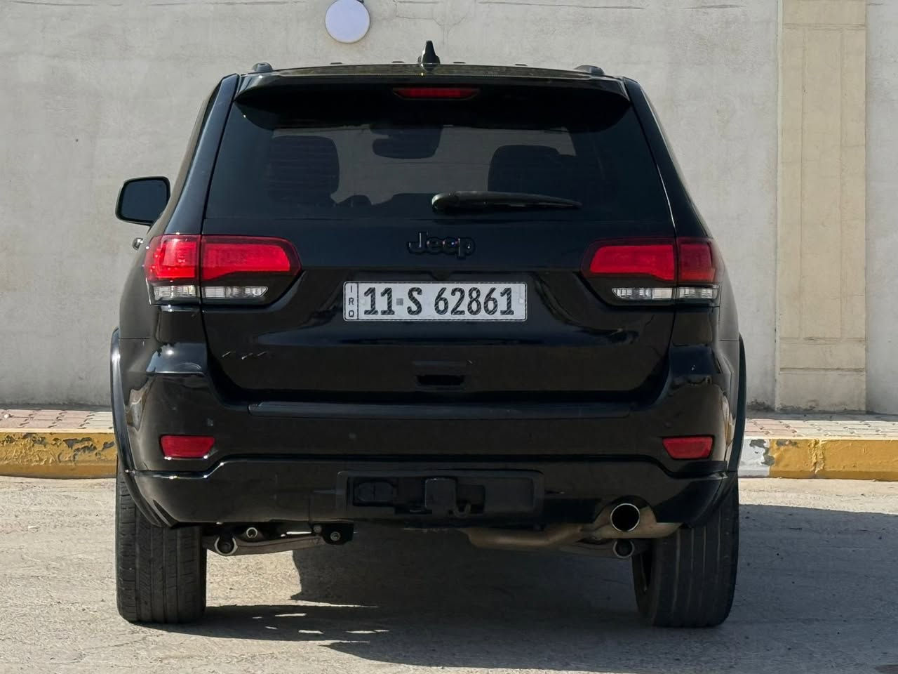 ‏‎جيب شيروكي بلاك توب 2022  امريكي
‏‎رقم بغداد بسمي تحويل مباشر صور الحادث مرفقه بدون ضرر بدون صبغ 
ماشيه 52 الف mi 
‏‎ ⁃ فتحة سقف / كشنات كهرباء  / رادار خلفي امامي  / رادار جانبي / النقطة العمياء  /حساسات امامية وخلفية-  /شاشة كبيره- /محرك 6 سلندر  /   /دفع رباعي 4*4 - كشنات  جلد / توقف ذاتي /

عنوان بغداد العطيفيه 📍📍

للتواصل : ***********
