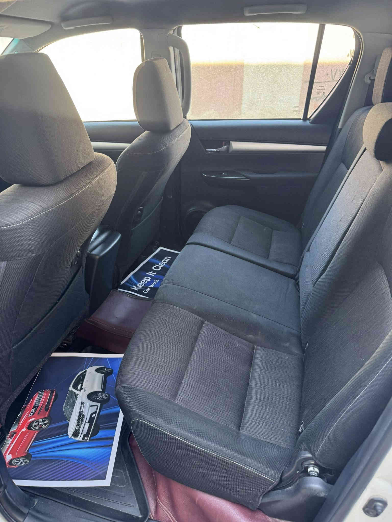 سلام عليكم 
تويوتا بيك اب دبل قمارة 1 طن
2018 كاز 
رقم اربيل 
هايلوكس

مواصفات 
تحكم ستيرن
شاشة وسط
تحكم مري
بصمة 

كير محرك كلة صدر امامي خلفي مكفول كلة جديد
مابيه نقص برغي نظيفة حيل 
بيهة تلث قطع فقط 

السعر 23 ونص بيهة مجال للشراي 
للاستفسار اكثر
***********
