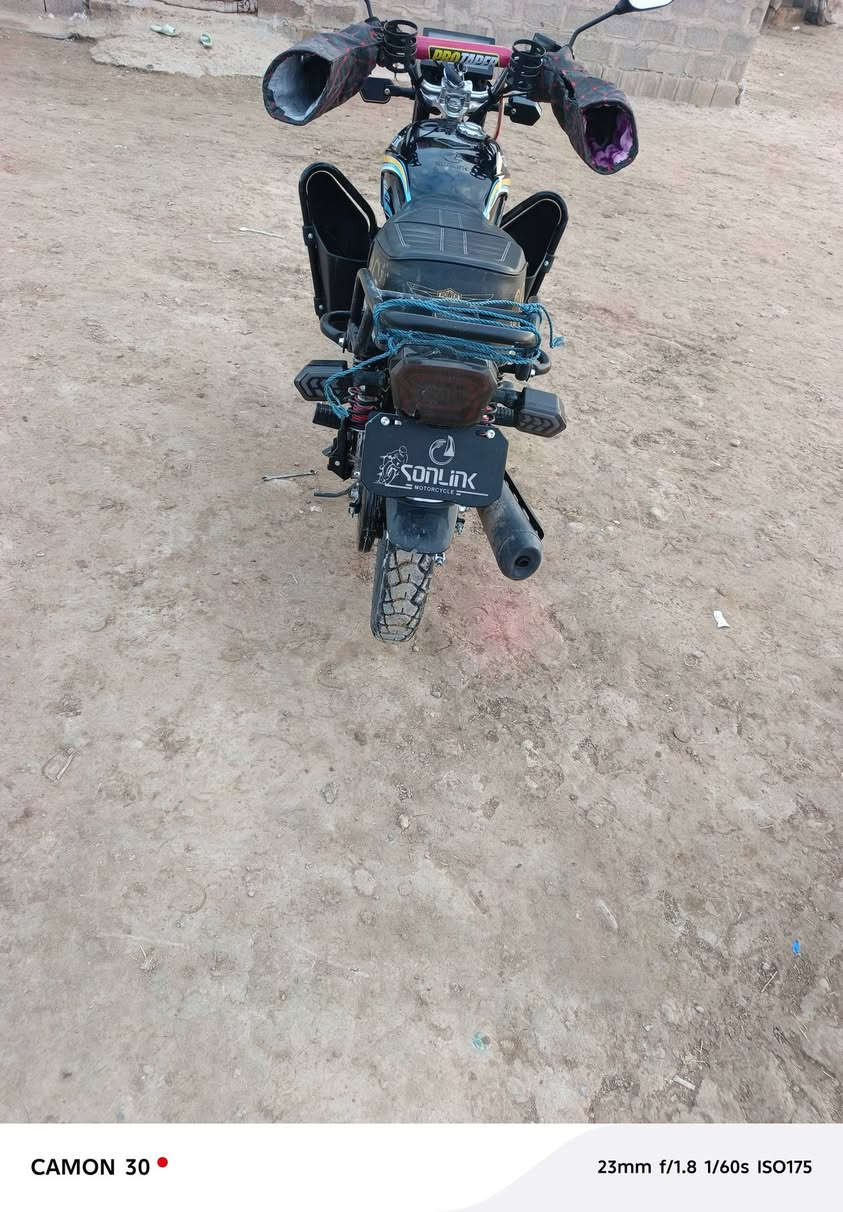 سلام عليكم ماطور سيفان موديل 2025 ماطور جديد كله شرط  السعر خاص رقم الهاتف ***********
