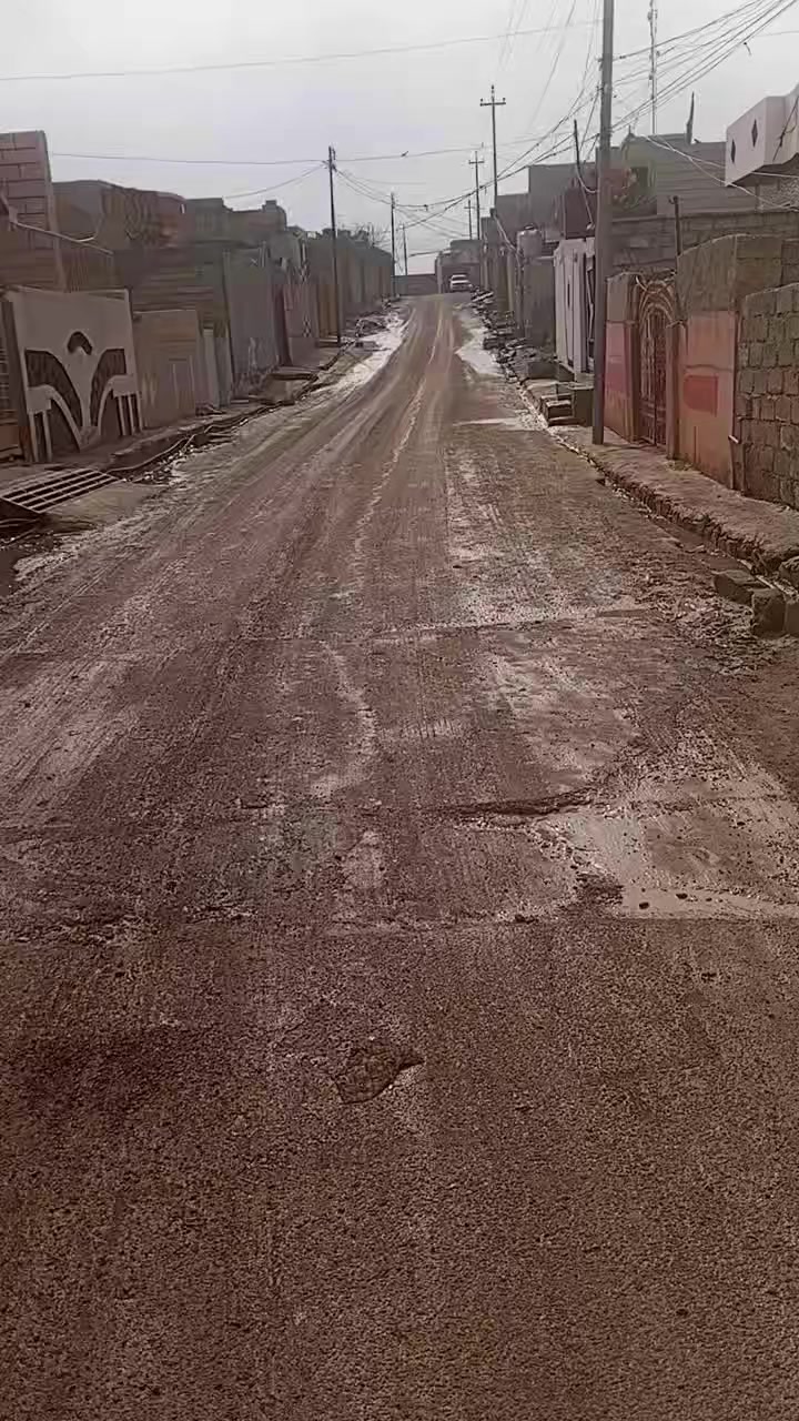 الدار للبيع مساحه 130 كامل خدمات السعر 26 وبيها مجال العنوان القوسيات حي الايمان للاستفسار ***********
