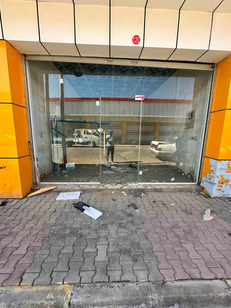 ما بعد السلام
لسنا الوحيدين لاكننا الأفضل
يوجد كادر لعمل انواع الزجاج الحراري عمل بدقة وثقة عالية
جام حراري 🔟ملم  8️⃣ ملم 6️⃣ 6ملم
شغل الي كابون بوردكس فلين تركي فرون تك دبل جام جلسات عربية 
أبواب شبابيك المن يوم قرميد سندويج بنل

ب إدارة علاوي ألنوابت
رقم الهاتف (***********)
