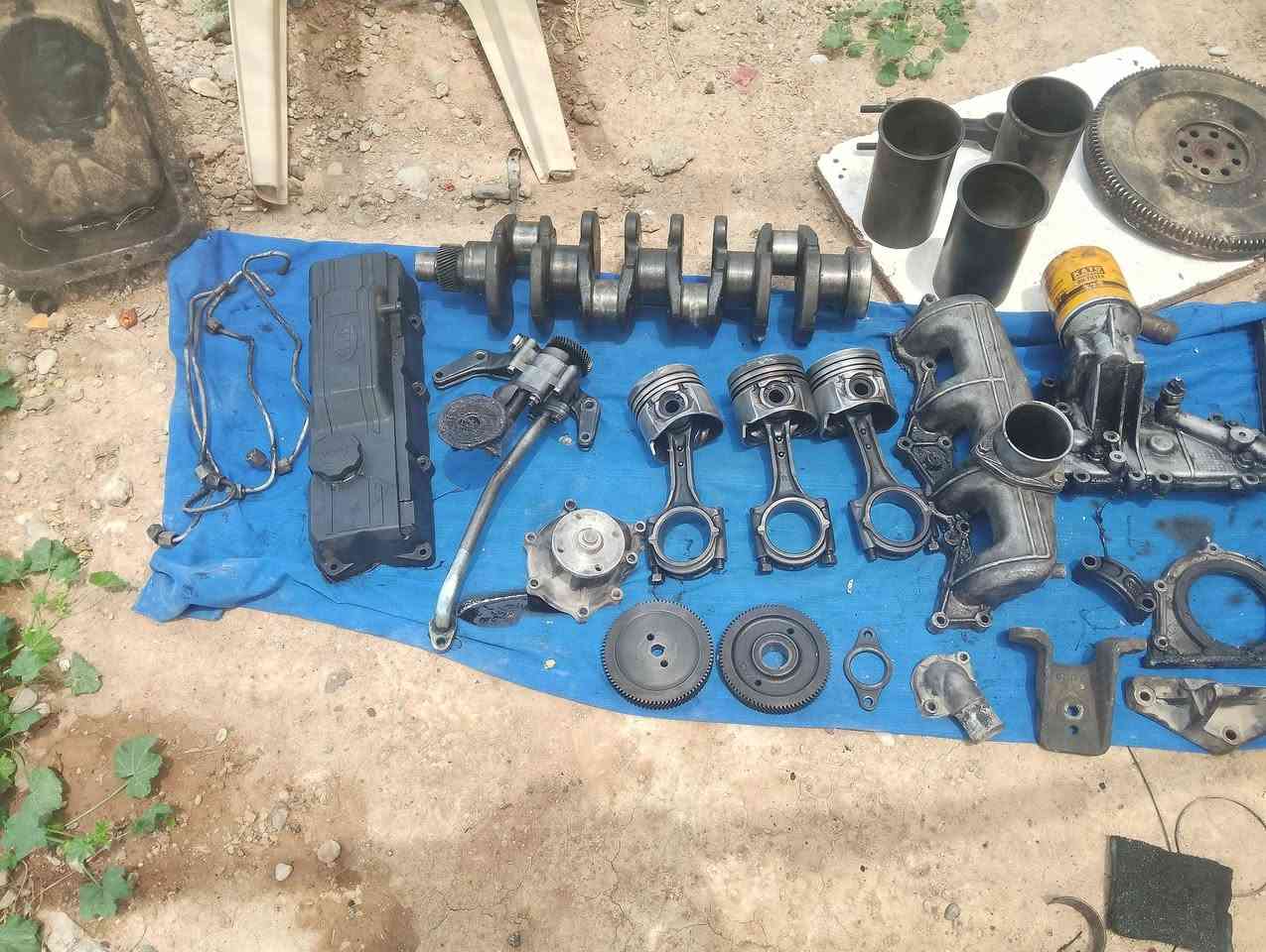 سلاوهاوڕییان
ئە م عە شیای بریجو هە موی بوفروشتن
کرنئ لوک 

هە موعە شیاکان بە شە رت 
شوین 
سمود ***********
