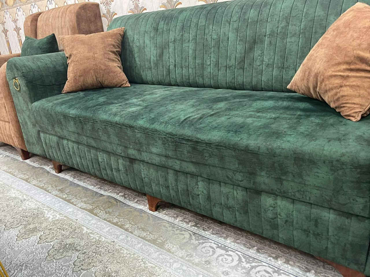 قنفات  تفصال فصلته عله ايدي كلش نضيف  او هاي الصوره كدامكم  سبب البيع اريد اغير ديكور الاستقبال السعر 500 او بي مجال بصيط كلش  للستفسار ***********
