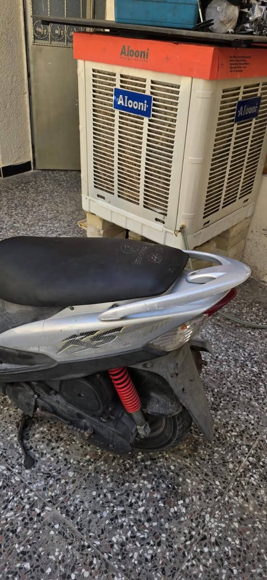 السلام عليكم دراجه ماكس عدله دراجه نضيفه جدآ صار شهر منزله من الرمبه دراجه خير من الله مكينه بلادي كفرات بلادي ختم واحد ويه المكينه والسوادات للمراوس ب بوليس مسطره لو سكنس فحل للتواصل واتساب فقط***********
