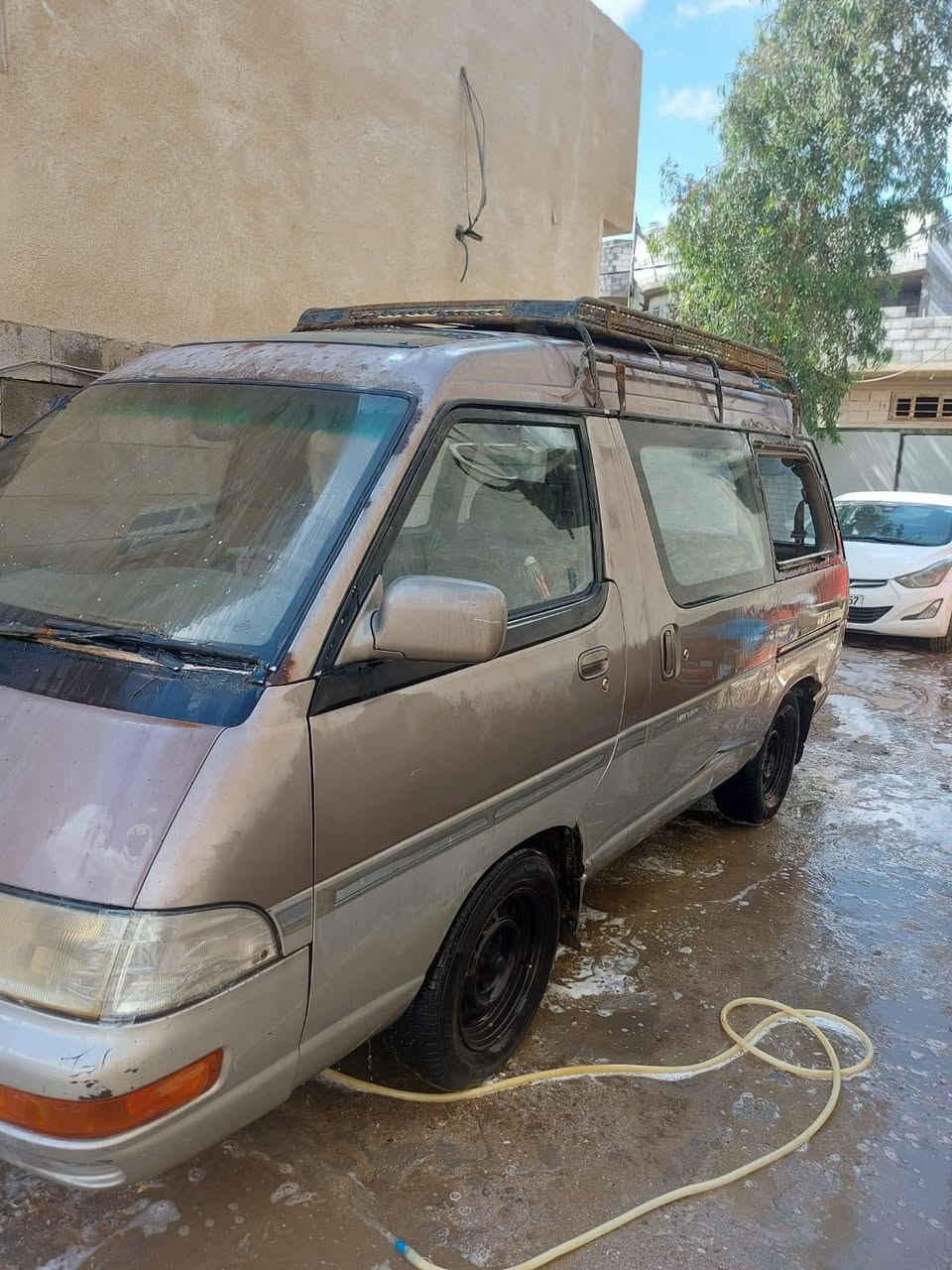 تيوتا فاره للبيع رقم بصره الدولي الجديد خصوصي  محرك ثري واي شرط
موديل 92 السعر 28 وبيه مجال مكاني البصره التنومه للتواصل ***********
