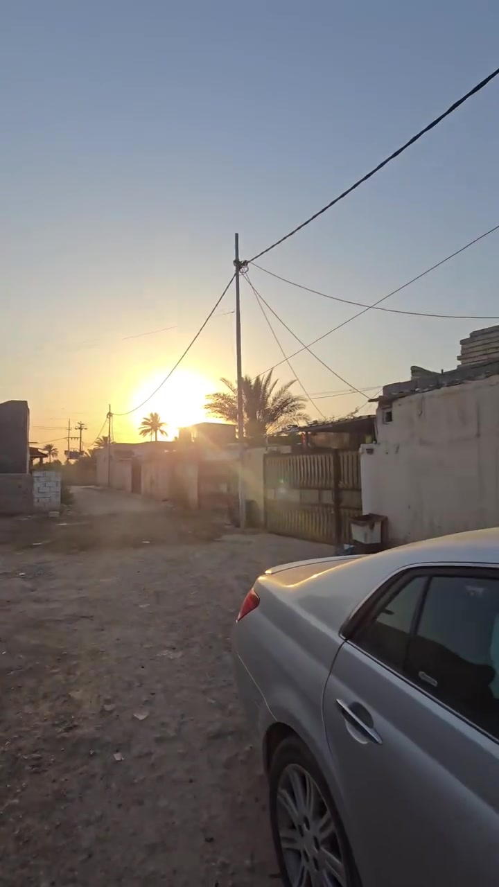سلام عليكم للبيع البيت200بالسند واقع حال 190 يحتوي على مضيف خارجي صب هوه والطارمه  صحيات خارجيه سندويج البيت كذلك يحتوي على غرفيتن نوم حمام داخلي مطبخ  عكاده الداخل العنوان بابل النيل بحريه شارع بحريه للاستفسار ***********
