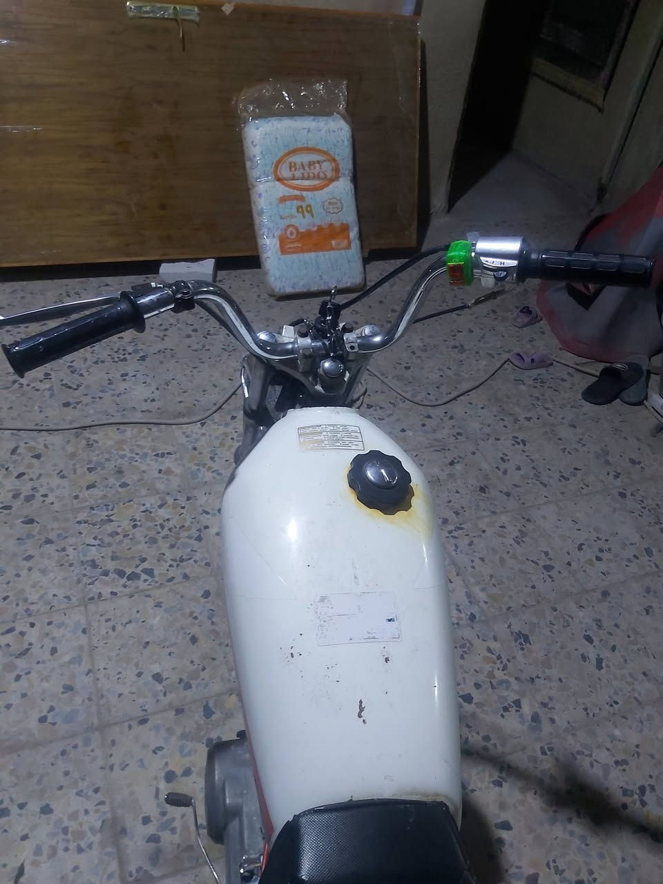 "من رخصه الأدمن ساده الكبار المحترمين'
"" ركزز وياي شراح اكتبلك"" الله يساعدك دراجه ايراني «ادوات» شغاله هندر وطلع، بس مشكلتها صغيره وماتسببلك ضرر "كلجات فقط لازم تبدلهن" مشتريها 300 صارف عليها 150 وصل سعرها 450، سعرها النهائي 280 فقط عندك فلوسها اهلا وسهلا ماعندك ربع ماينزل من سعرها يعني دراجه تصرف عليها فقط تزويد وحياكم الله
***********
