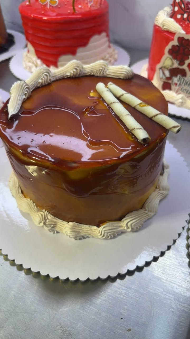 أجمل اللحظات.

كل كيكة نصنعها تبدأ باختيار أجود المكونات، وتُحضَّر بعناية واهتمام حتى تصل إليكم بمذاق طازج وشكل أنيق يليق بمناسباتكم.

سواء كان عيد ميلاد، تخرج، نجاح، خطوبة، أو أي مناسبة مميزة، نحن نحول فكرتكم إلى كيكة تعبر عن فرحتكم وتبقى ذكرى جميلة.

✨ جودة في الطعم، إبداع في التصميم، واهتمام بكل تفصيل… لأنكم تستحقون الأفضل.

للحجز والاستفسار، راسلونا عبر الصفحة أو اتصلوا بنا***********
