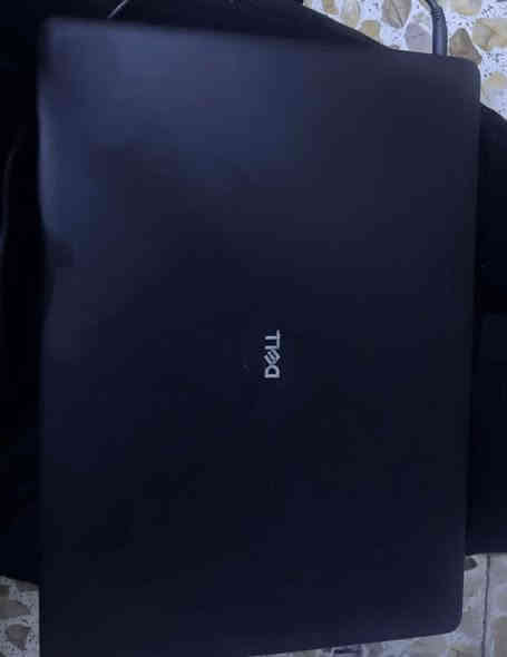 السلام عليكم شباب 
***********

لابتوب ديل مرتبه مستعمله ما يقارب شهرين مواصفات كدامكم كيبورد

صوتها عالي مشغل بيها مسلسل 😂

عربي إنكليزي لون سوداء تفيد الاوفس وياه شاحنه + محوله + ماوس +

جنطه السعر 180 وبي مجال كلش حلو و مرتب
