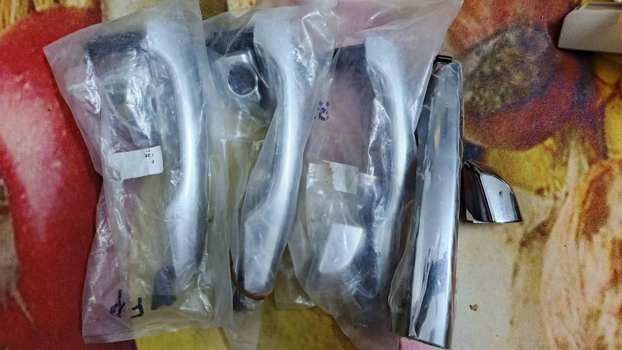 يدات نيكل اصلية وبسعر جدا مناسب للحجز والسؤال راسل الخاص يتوفر خدمة توصيل جميع  المحافظات 5 الف


**إذا كنت صاحب هذا الإعلان وتريد حذفه لأي سبب، رجاءا أرسل رسالة إلى الدعم الفني**