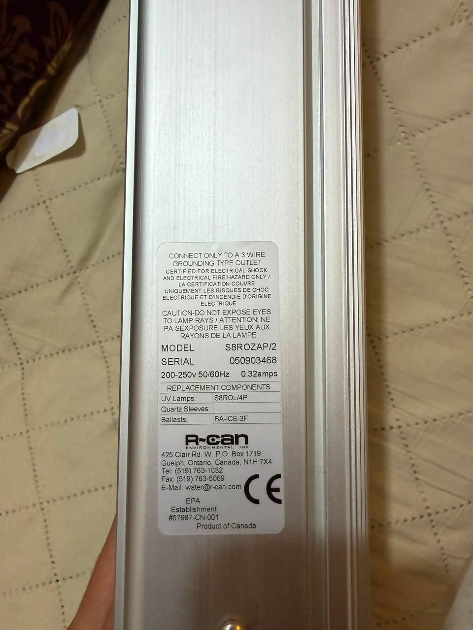 جهاز تعقيم مياه ومسابح بالأوزون Sterilight كندي أصلي بحالة ممتازة (شغال 100%)التفاصيل والمواصفات:للبيع جهاز تعقيم مياه وتوليد غاز الأوزون من الشركة الكندية الرائدة R-can Environmental (المعروفة بماركة Sterilight). الجهاز مخزون ومحتفظ به بعناية وبحالة الوكالة ونظيف جداً.الموديل: S8ROZAP/2بلد الصنع: كندا أصلية (Product of Canada) - هيكل ألمنيوم متين مقاوم للصدأ والظروف الجوية.الفحص والتشغيل: تم فحص الجهاز والكهربائيات والمحول الداخلي (البالاست) سليم وشغال بشرط الفحص 100% (مؤشر الفحص الأخضر مستقر ويعمل طبيعي).الكهرباء: يعمل على جهد 200-250 فولت (متوافق تماماً مع الكهرباء الوطنية والملفات في العراق).الاستخدامات: مثالي جداً لتعقيم مياه المسابح، قاعات الجاكوزي، منظومات التصفية المركزية الكبيرة، ومحطات تحلية المياه لضمان مياه معقمة وخالية من البكتيريا بإنتاج الأوزون.الأنبار - الرمادي (حي التأميم)السعر: 450,000 دينار عراقي للتواصل والاستفسار (اتصال أو واتساب)
***********
