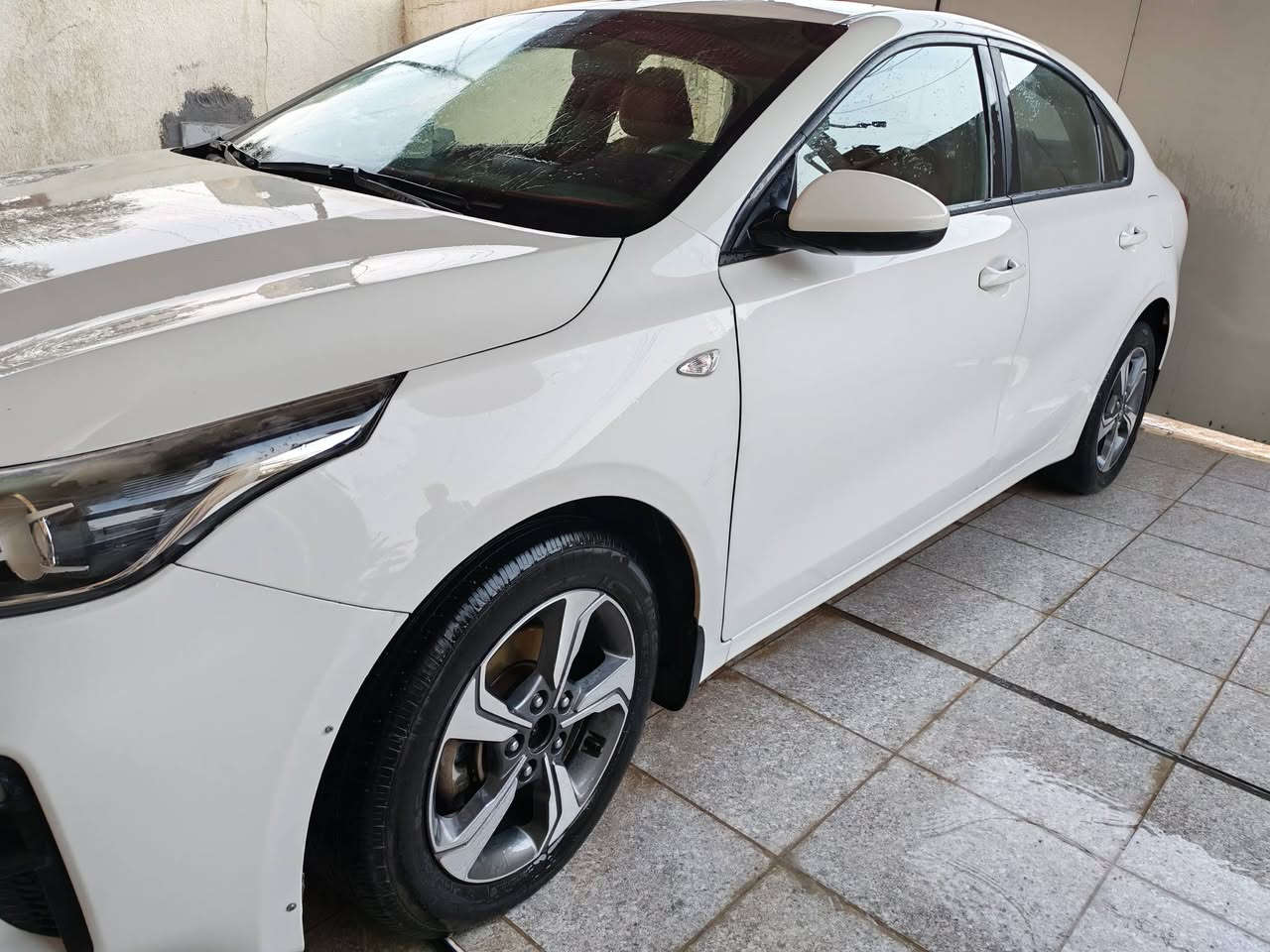 السلام عليكم سيراتو 2019 مكينه 2000 بيه بنيد ودعاميه مصبوغه وابيه صفحة السكن الباب الخلفي بي شخوط السعر 145ورقه بيه مجال
***********
