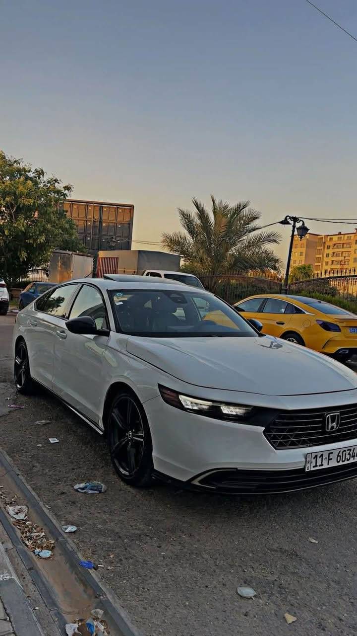 السلام عليكم شباب للبيع هوندا اكورد سبورت هايبرد 🔋2023 فول الفول  سعر مناسب رقم بغداد باسمي هزه وسنويه جديده يرباك دشبول وستيرن بيها اربع قطع حادثها بدون شواصي ولغود كفاله جاملغين وبنيد وباب صدر 

المواصفات 

فتحه 

تبريد قطعتين 

تحديد مسار 

خروج عن المسار 

سياقه شبه ذاتيه 

بصمه 

ابل كار بلي 

كشن كهرباء 

كشن تدفئه 

كير اوتو 

شفتات ستيرن 

شاشه كبيره 

٤وضعيات قياده (ايكو /نورمل /سبورت /انتلجنت )

اضائه LED

كامره خلفيه ٣وضعيات 

مثبت سرعه 

تشغيل عن بعد 

فتح الجامات والتنته عن بعد 

فتح الصندوق عن بعد 

مانع تصادم 

تحكمات ستيرن 

السياره ماشيه ٢٠ الف كم فقط 

السياره اقتصاديه جداً بالبانزين ومعروفه الاكورد ومواصفاتها 

ومساحتها الداخليه كلش واسعه 
١٥٥ ورقه فقط مكاني بغداد غزاليه اي استفسار ‭***********‬
