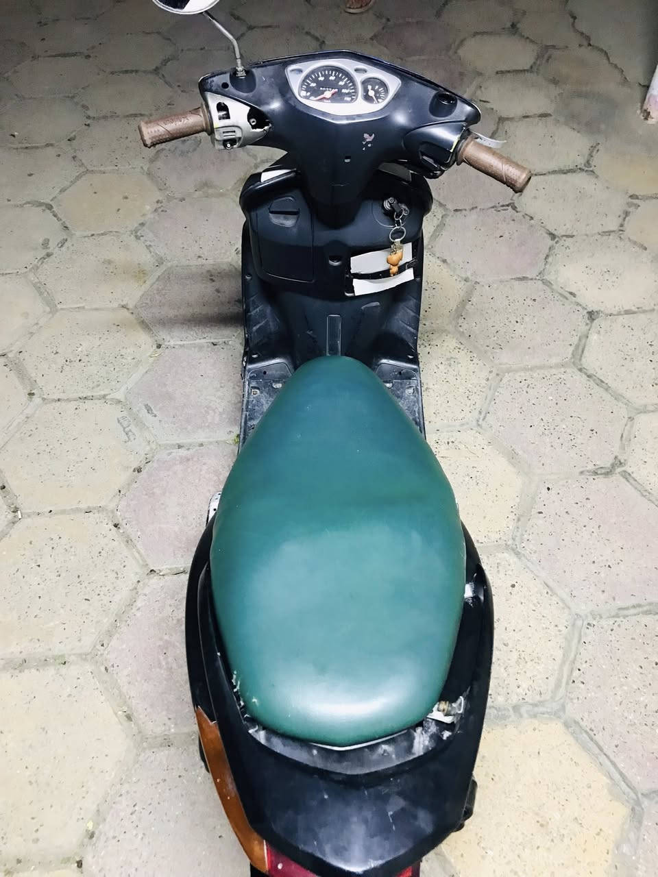 سلام عليكم سكنس نثيه 110 دراجه حلوه مكينه مكفوله بيها نواقص فج مال بريك امامي ترايش سبايدر  باتري ضعيف كهرباأيات شغاله 
قيم بليرضي الله 

بغداد الحسينيه ***********
