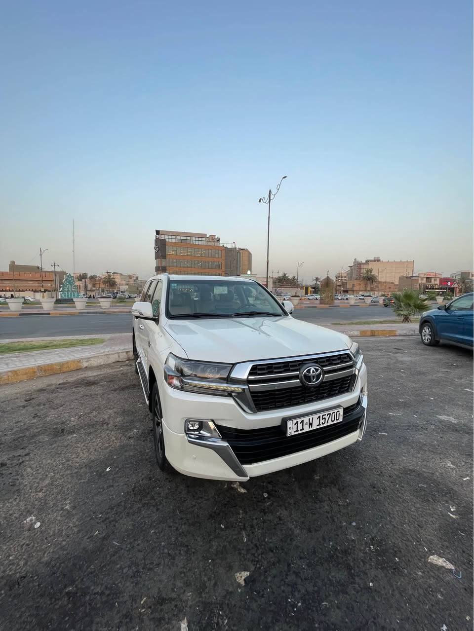 لاندكروز أصل ساز SAS باب اول 
موديل :2021
العداد:47,500عداد حقيقي 
المكينه:6 سلندر 4000 
اللوحة : بغداد-حره
الفئة: كراند تورنك سبشل اديشن فول 
___________________________
داخل لكزس عداد لكزس 
السيارة خمس كامرات 
سياره شاشات خلفيه اصل 
مقاعد كهرباء كامله
جنطه كهرباء + شفط
شاحن لاسلكي 
زراك لايت
حساس امامي خلفي 
رادار بل مرايه مري قلاب مري شفط 
أشاير بل مري تسلسليه
 فور ويل درايف 
زر vsc نظام تحكم بالانزلاق
 هوك سحب خلفي 
ثلاجه 
 فاليوم التقسيم لايت الامامي 
مراة داخليه تعتيم AUTO 
ويل كب كروم
__________________________
مكان سياره كربلاء 
للاستفسار *********** كربلاء, العراق
