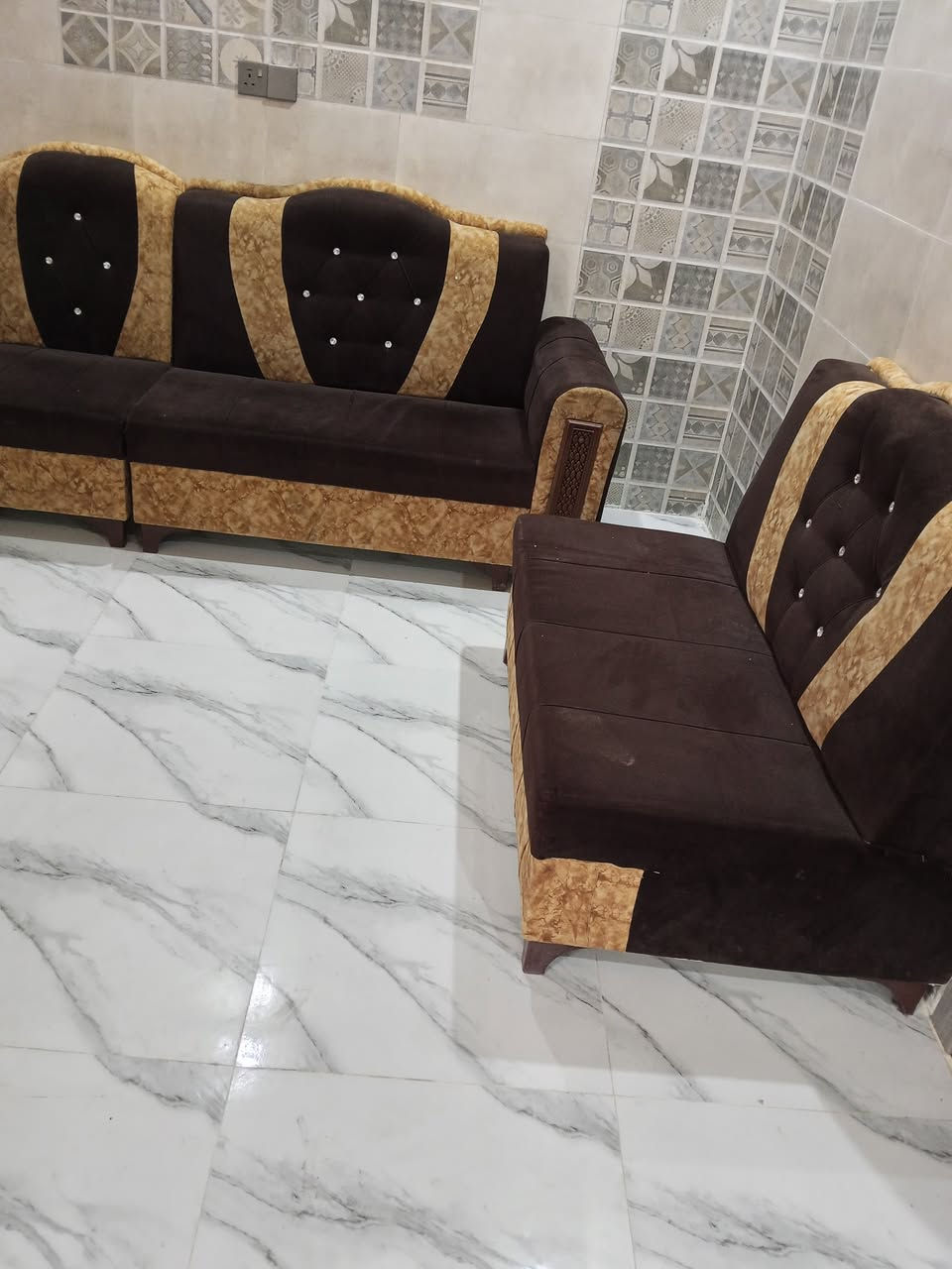 طخم السعر 150
مكان حي عدن
الشراي فقط يدخل خاص


**إذا كنت صاحب هذا الإعلان وتريد حذفه لأي سبب، رجاءا أرسل رسالة إلى الدعم الفني**