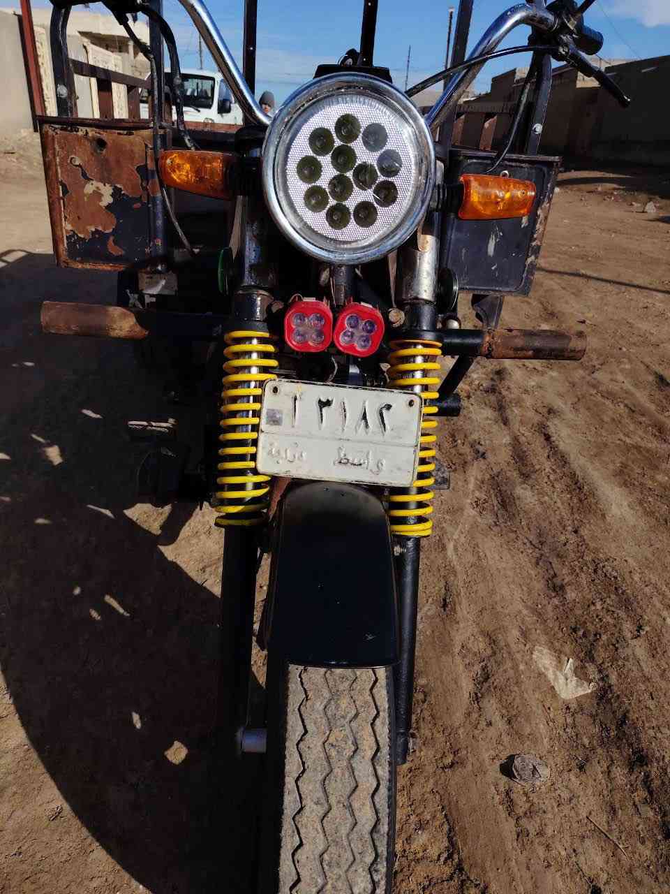 ستوته دايوان موديل 2011 رقم ابيض راعيها موجود تحويل ثاني يوم ،، كهربائات كله شغاله ،، مكينة نظيفه ،، تايرات نضيفه ،، (السعر مليون وربع ) بيهامجال مكان الكوت الدجيلي رقم الهاتف ***********
