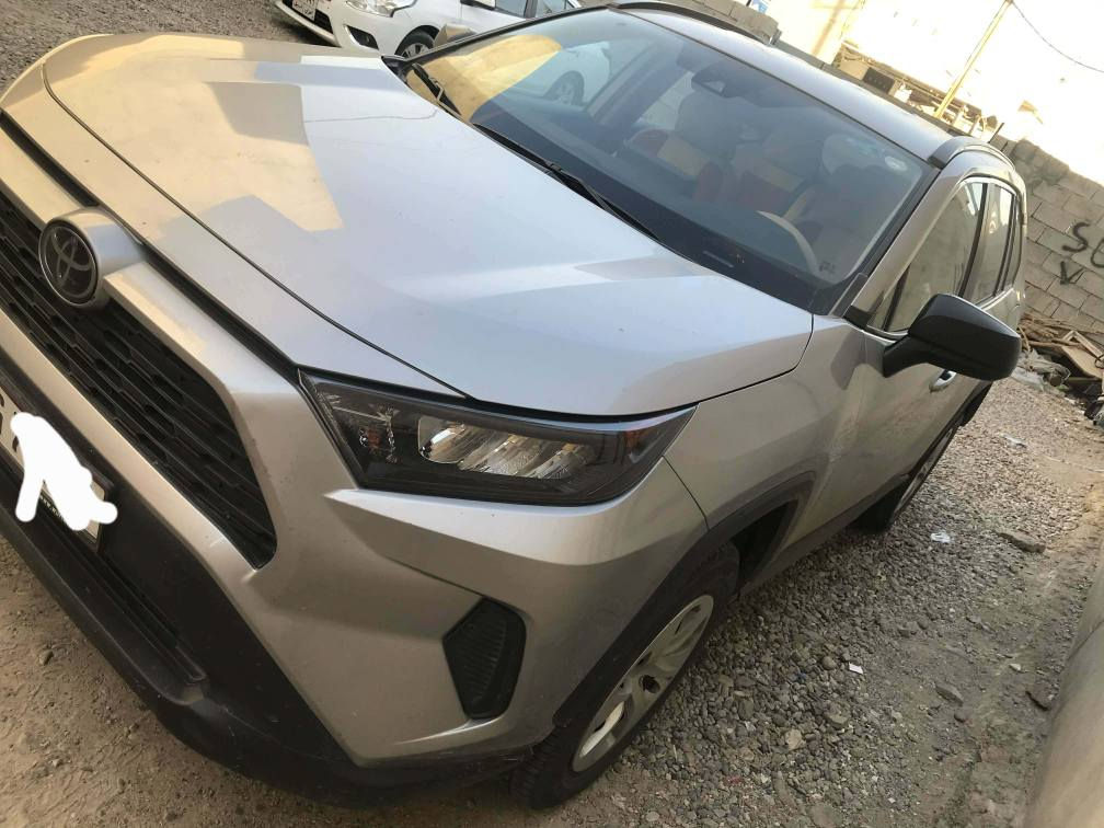 تويوتا راف فور موديل 2020 LE AWD 
ايرباك سليم ماشية ٦٠ ميل رقم اربيل بسمنا 
بيها باب تبديل بلاد نفس اللون وباب ونص جملغ صبغ بدون دواخل مواصفات شغال كشن جلد ٦ مودات قيادة مكان سيارة كركوك شراي اتصل واتس اب موجود *********** كركوك, العراق
