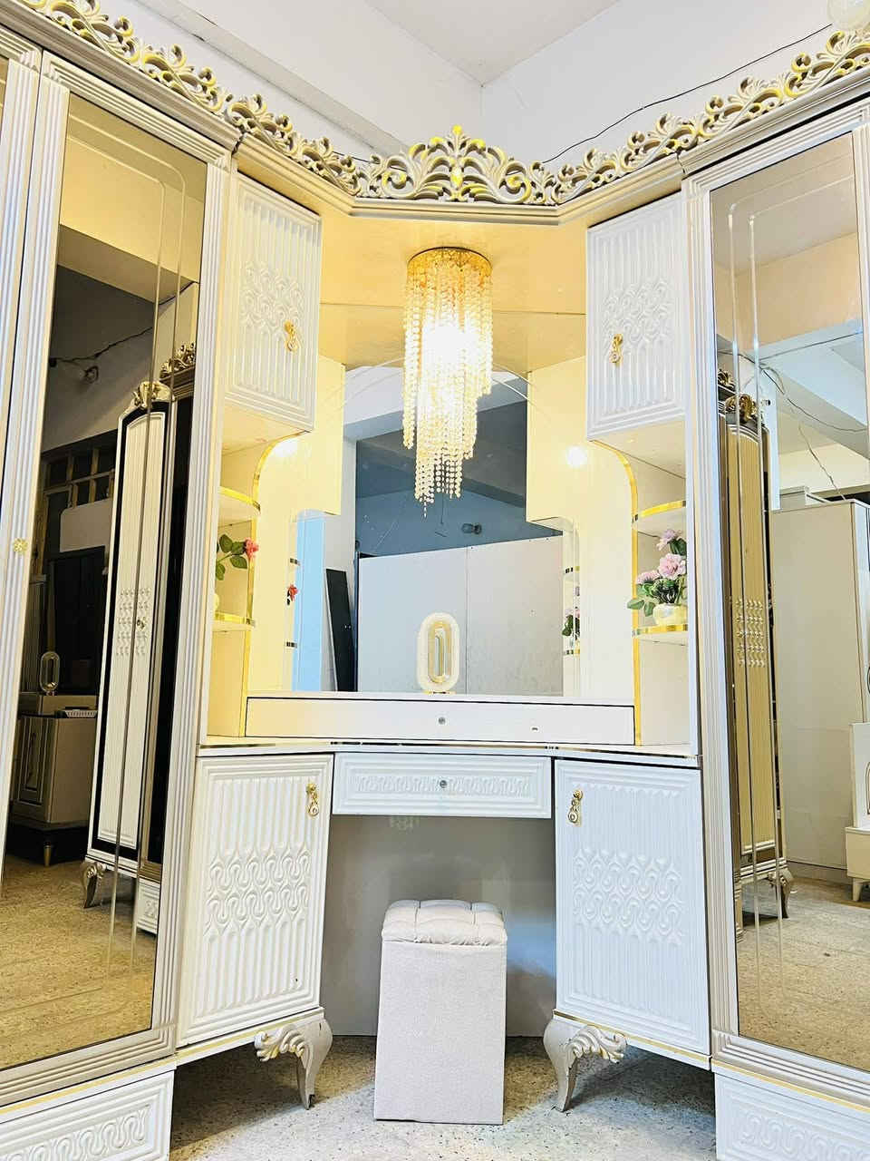 غرفه نوم تركي 🇹🇷🔥
9 قطع ملكية ميز تواليت داخلي 
كنتور زاويه كوالتي عالي سجج هايدروليك شازلون مخزن اناره ميز تواليت 🌞 صبغ حراري برغي وجوي حديد يده ذهبي حديد ضهر بلوك جام برونزي قماش وتر بروف خشب ثقيل سعر جديد 3 مليون سعر الحالي مليون و 700 بيهه مجال 
مع شد ونقل مجاني داخل بغداد 🧑‍🔧🚛 نضافة 90 💯 ((محافظات ب كروه رمزية))


**إذا كنت صاحب هذا الإعلان وتريد حذفه لأي سبب، رجاءا أرسل رسالة إلى الدعم الفني**