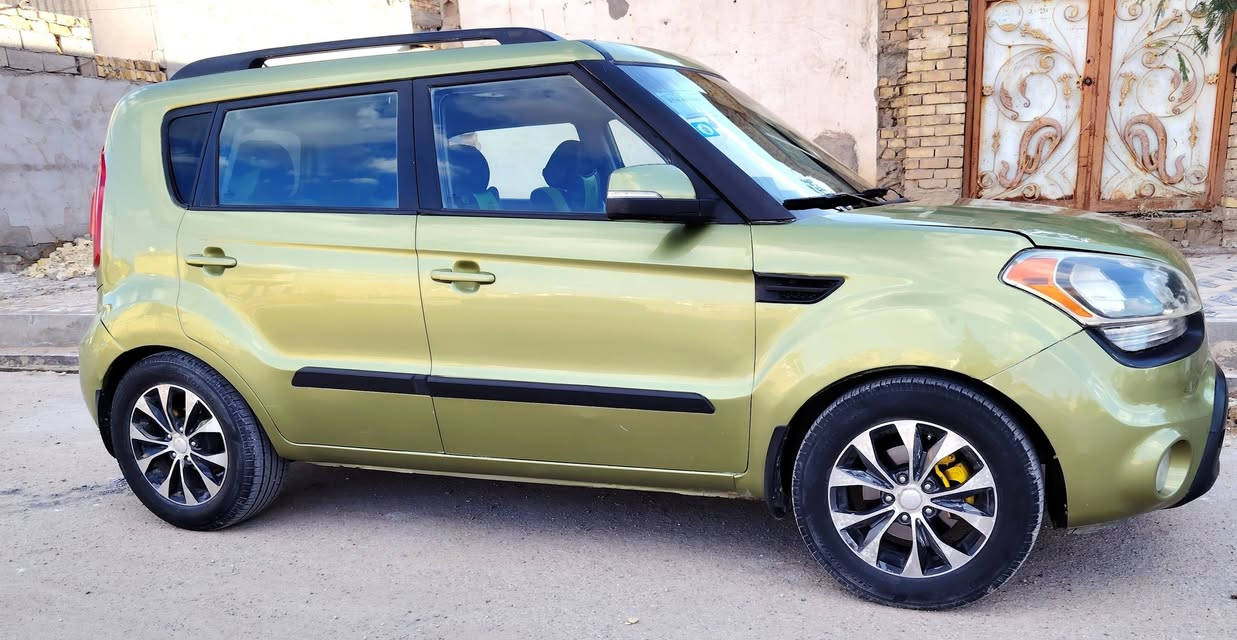 السلام عليكم
كيا صول 2013 وارد امريكي تبديل جاملغ 
محرك 2000دوش فول مواصفات عده البصمه 
بيها رش صبغ اثر جراد بدون معجون سعر80 بيها مجال بسيط ***********
